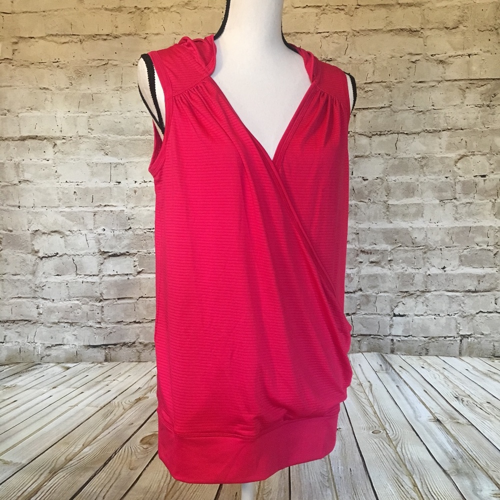 Colosseum Hood Athletic Top Raspberry Drop Needle